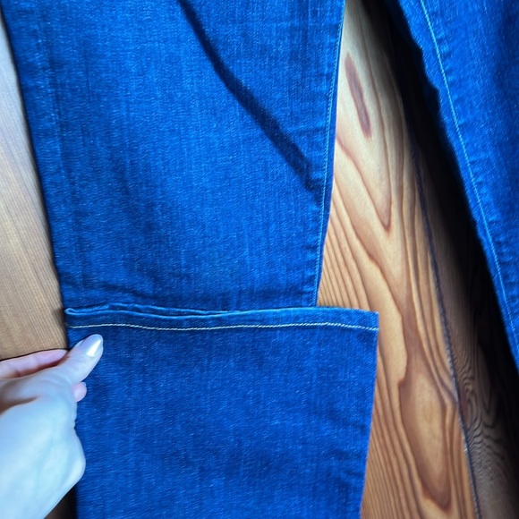 J Brand Dark Wash Bootcut Jeans. Like New. - Picture 4 of 8